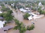 Trump navštíví záplavovou zónu v Texasu, protože záchranné práce se přesouvají od záchrany k obnově